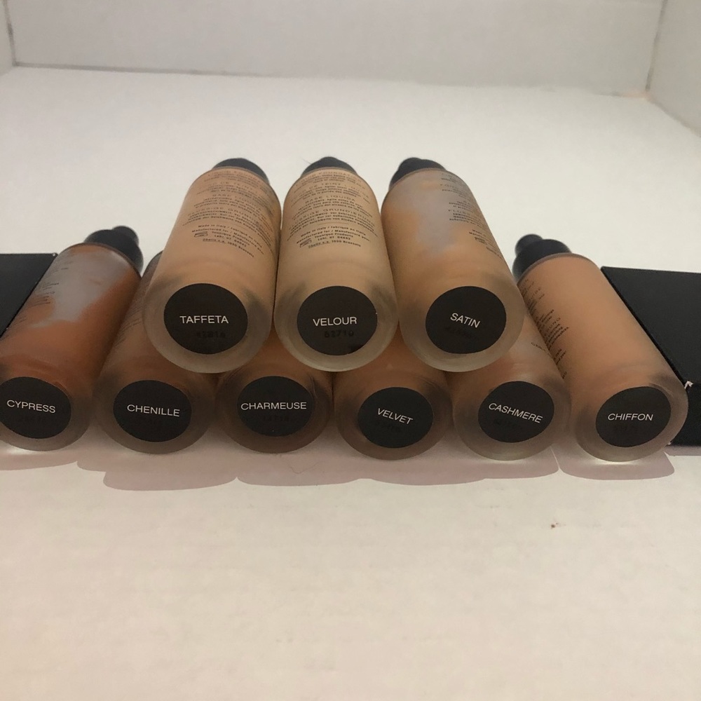 Younique Mineral Touch Liquid Foundation